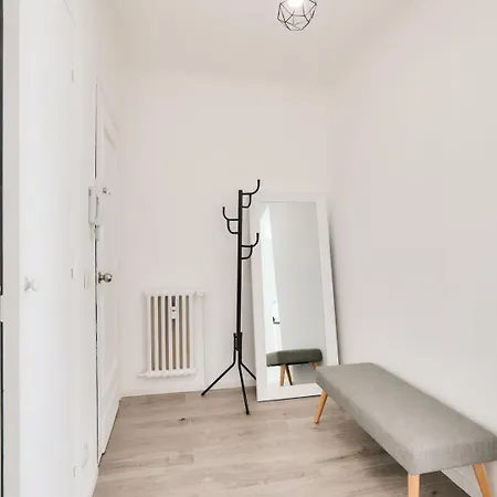 Le Petit Fleury - Balcony, Calm In * 戛纳