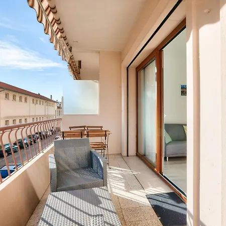 Le Petit Fleury - Balcony, Calm In *